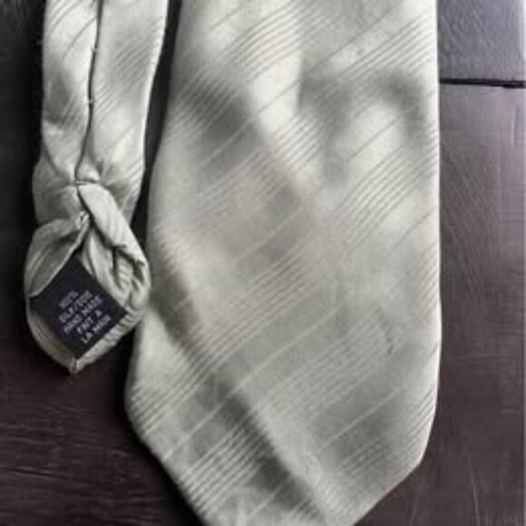 FREE with Men’s Purchase - Picture 6 of 7